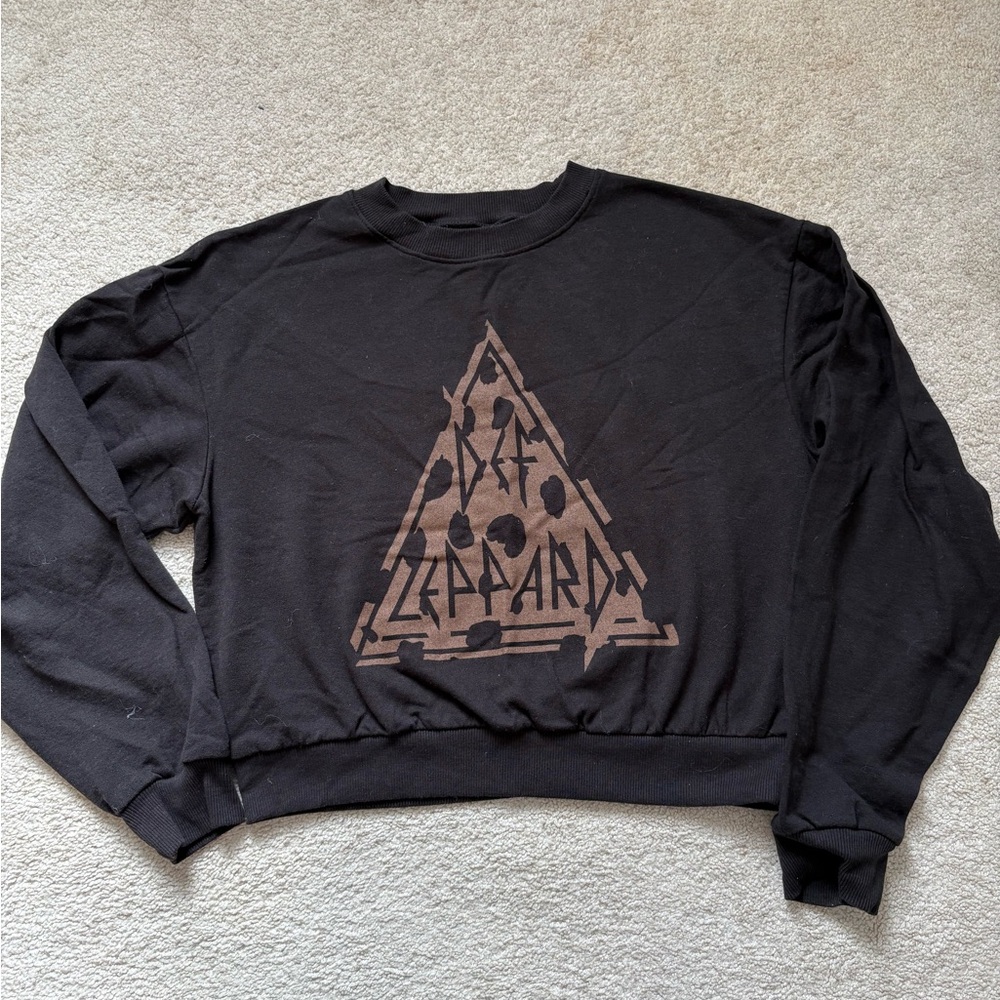 Black Def Leppard Cropped Sweatshirt